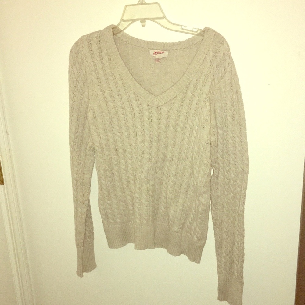 Cream V-neck Cable-knit Sweater/Jumper